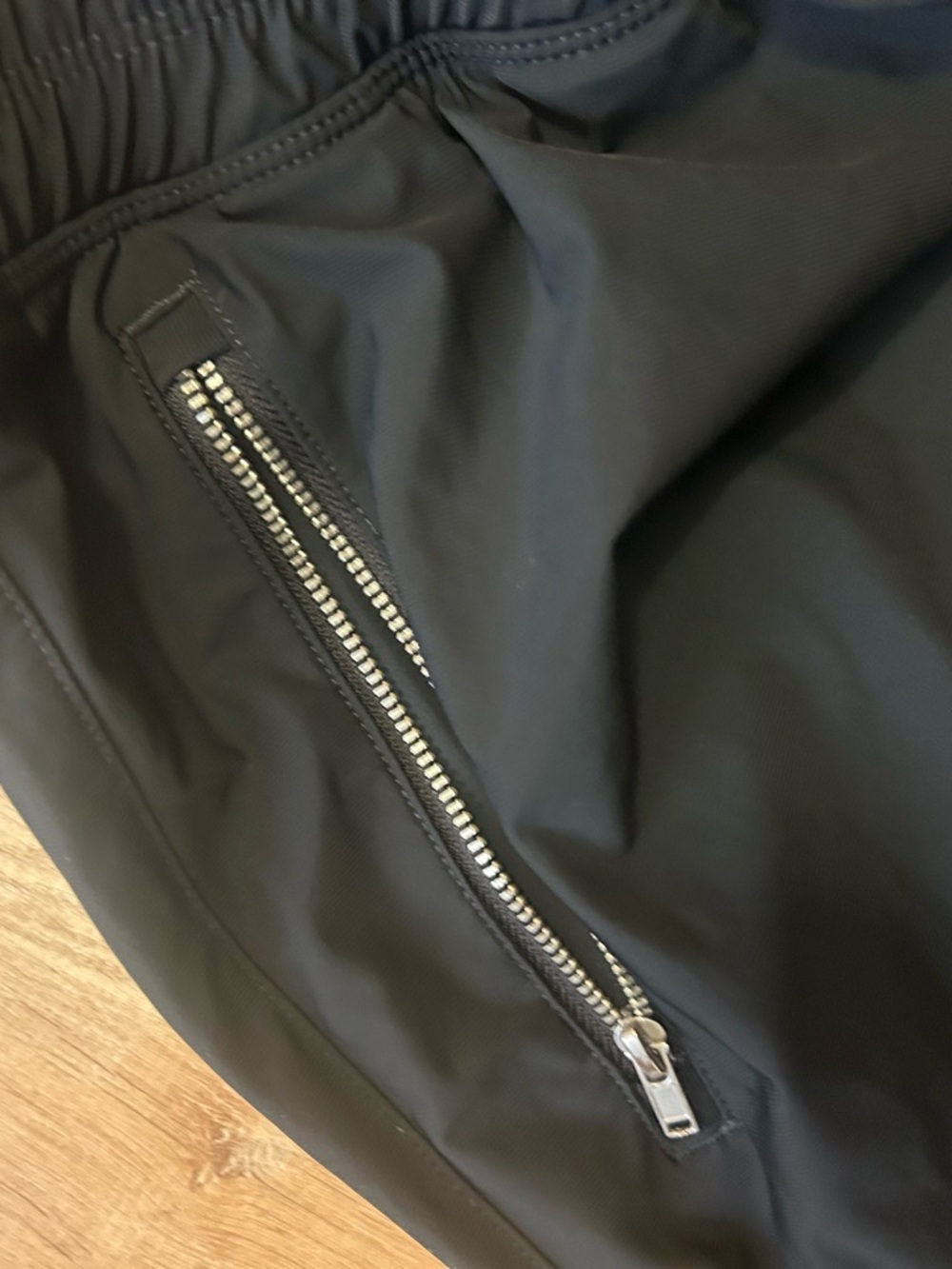 Old Navy Black Women's Cargo Jogger Pants - Picture 3 of 7